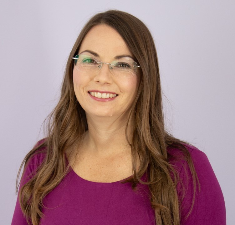 Tóth Magdolna nyugalohmm, jóga és önismeret, jóga, női jóga, jóga écs, jóga pannonhalma, családállítás, csoportos családállítás, egyéni családállatás, családállítás écs, holisztikus szemlélet, funkcionális táplálkozás, gerincjóga, táplálkozás, mozgás és étkezés, lelki egészség, Tóth Magdolna, Tóth Magdi